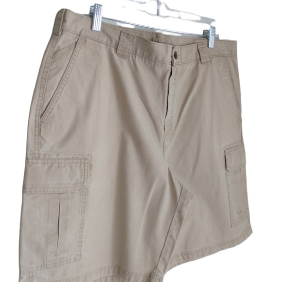 LL Bean 10" Cargo Shorts Men's Size 38 x 10 Tan Multi Pockets Zip Fly Cotton - Picture 2 of 9